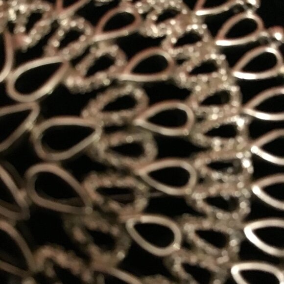 Large Beautiful Silvertone Sarah Coventry Brooch - Picture 4 of 7